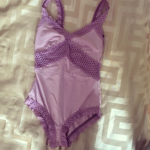 🛑 aerie lilac crochet trim bodysuit •